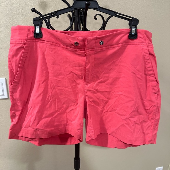 Columbia Women’s Shorts Sz 14 - Picture 1 of 3